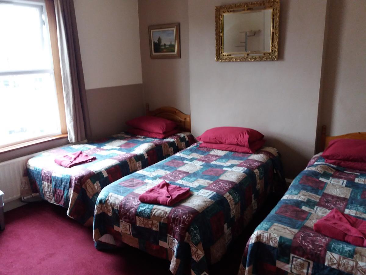 The Crouch Oak Bed and Breakfast Addlestone Buitenkant foto