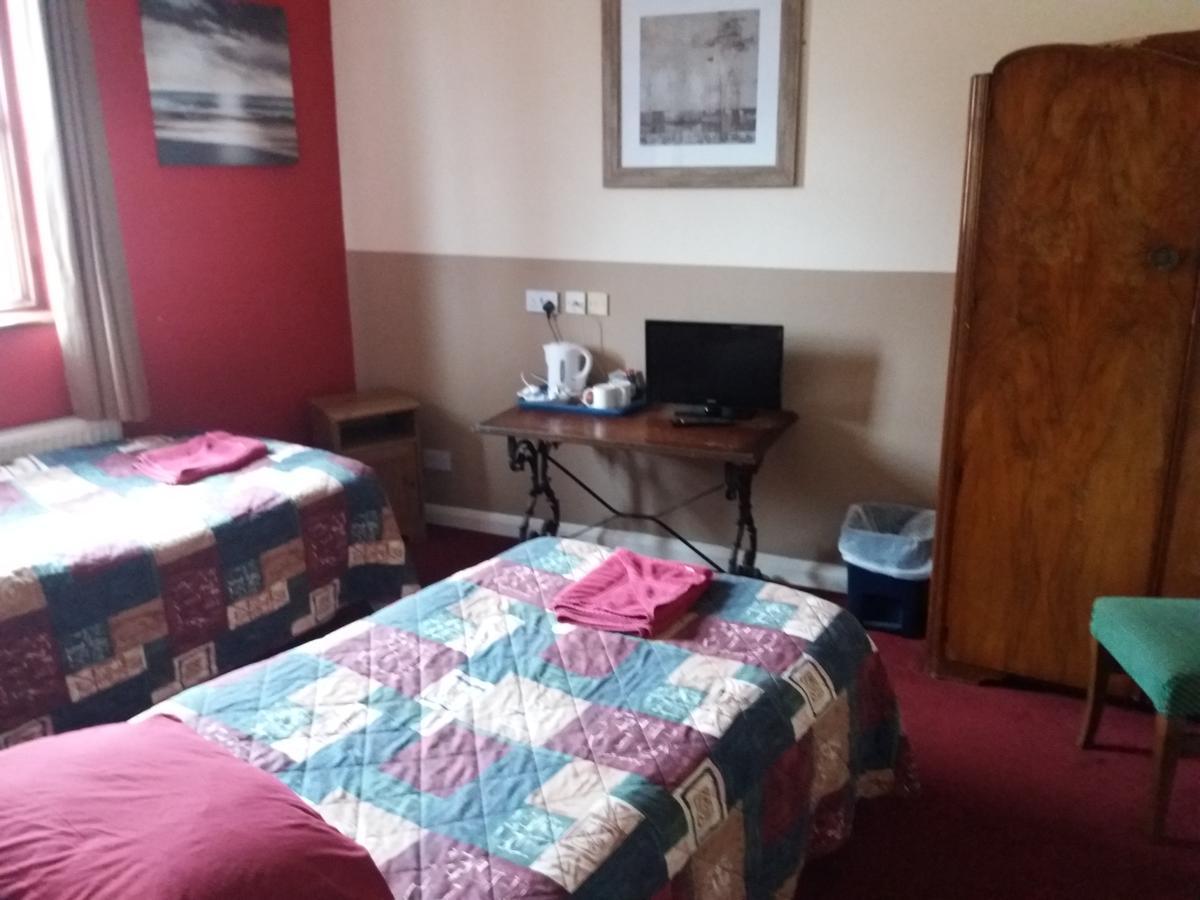 The Crouch Oak Bed and Breakfast Addlestone Buitenkant foto
